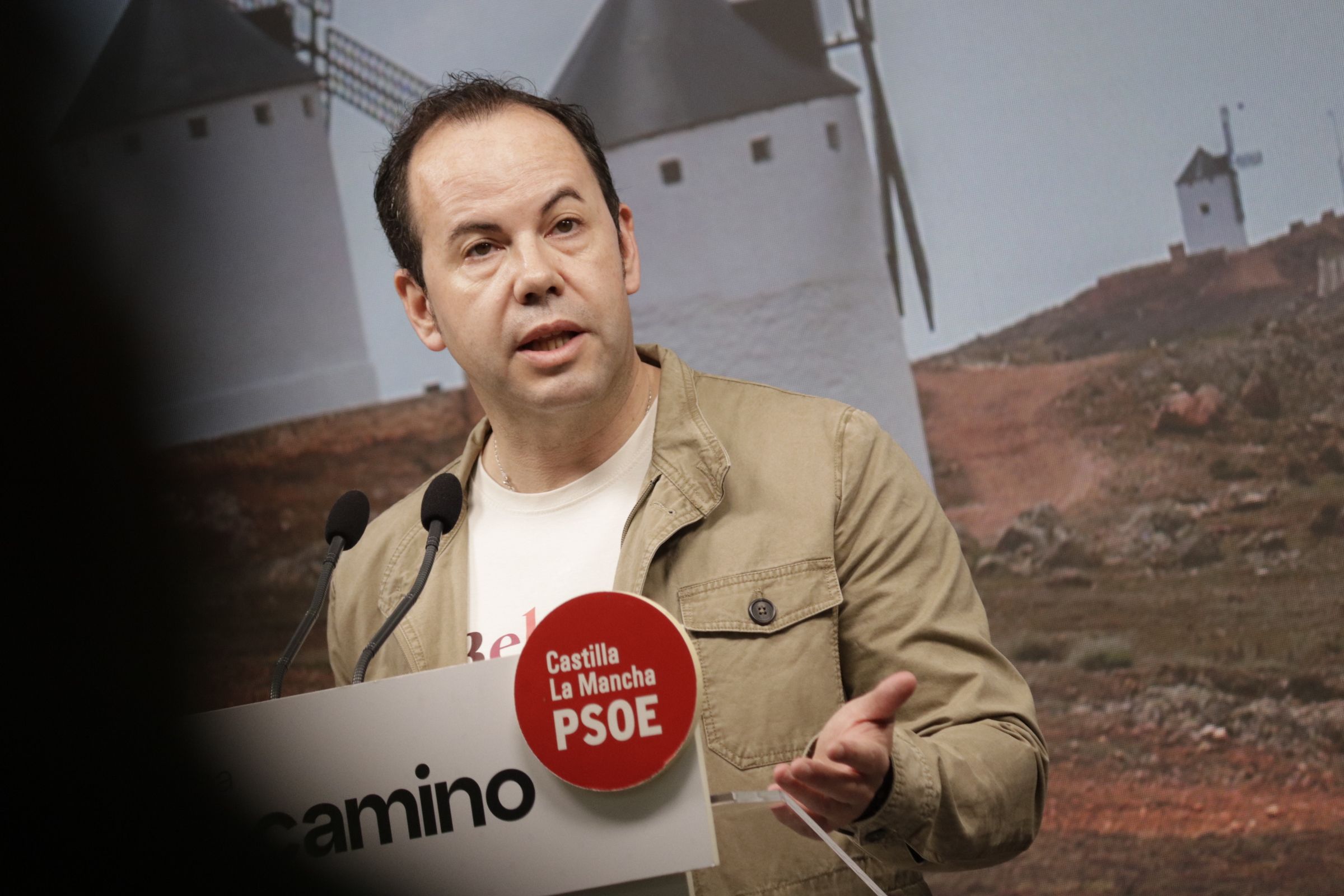 El PSOE destaca los buenos datos económicos de CLM, la estabilidad y la estrategia de futuro de Page frente a los insultos de Tellado y Núñez