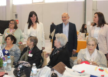 El Gobierno de Castilla-La Mancha agradece el esfuerzo de las encajeras por preservar una artesanía con siglos de historia