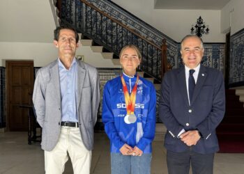 El Ayuntamiento recibe a Aitana Martín tras su reciente convocatoria con la selección española de Trail Running Sub18