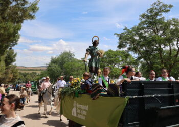 La romería de San Isidro reúne a generaciones de alcazareños en torno a la tradición manchega