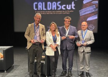 Rodríguez de Vera afirma en el Encuentro de Ciudades Cuchilleras que “debemos trabajar juntos para defender el sector y darle proyección internacional”