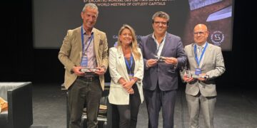 Rodríguez de Vera afirma en el Encuentro de Ciudades Cuchilleras que “debemos trabajar juntos para defender el sector y darle proyección internacional”