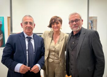 Elena Serrallé asiste a la presentación de un nuevo libro de Ramón Bello Serrano, “un referente de las letras locales”