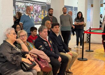 Francisco Navarro destaca que la historia del Motoclub Albacete es el “germen del motociclismo en la ciudad” durante la proyección del documental por su 75 aniversario