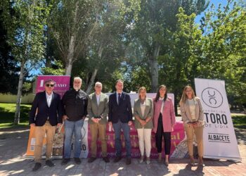 Alberto Reina subraya su compromiso con la tauromaquia como seña de identidad, motor económico y expresión cultural y afirma que en Albacete la Fiesta de los Toros está asegurada