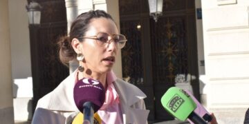 Guarinos recorta casi un millón de euros más de las partidas de centros escolares e instalaciones deportivas para llevárselo a Festejos