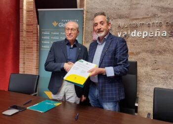 Valdepeñas renueva con Globalcaja su mecenazgo en la Exposición Internacional de Artes Plásticas