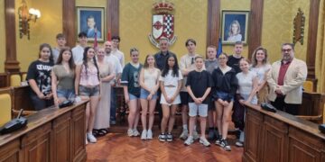 Martín recibe a alumnos holandeses de Erasmus+ de intercambio con el IES Francisco Nieva