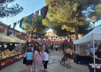 El Mercado Medieval llena de animación, artesanía y ambiente festivo el centro de Daimiel