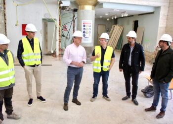 Manuel Serrano destaca el buen ritmo de las obras de reforma y adecuación del Auditorio Municipal y afirma que mejorarán la experiencia de los más de 80.000 usuarios que recibe al año
