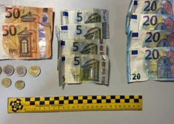 Armado con un cuchillo gigante y cocaína: Un detenido tras asaltar una farmacia en Polán