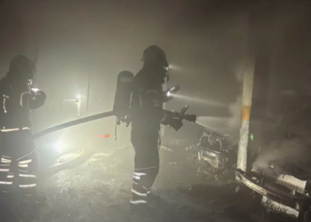 Un incendio en un garaje comunitario de Bargas obliga a evacuar a más de 100 vecinos