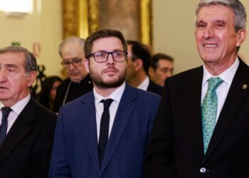 Castilla-La Mancha homenajea a la Guardia Civil y reivindica el AVE por La Mancha