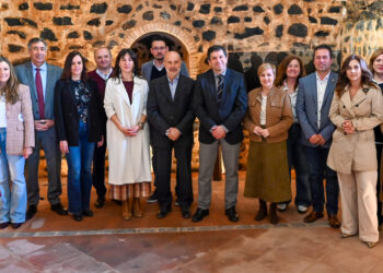 Valverde asegura en Piedrabuena que actuaciones como el centro de visitantes del Castillo de Mortara conectan nuestro pasado geológico con nuevas oportunidades económicas y turísticas