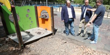 Gregorio destaca la mejora en seguridad y accesibilidad del pasadizo de la N-502 y avanza la renovación de diez parques infantiles en la ciudad