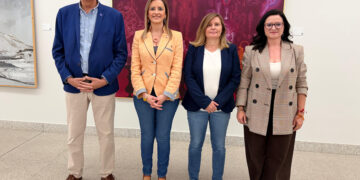Rocío Zarco muestra el apoyo de la Diputación de Ciudad Real a la 87ª edición de la Exposición Internacional de Artes Plásticas de Valdepeñas