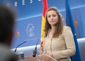 El PP pide que Mónica García comparezca en el Congreso «con urgencia» por la crisis del hantavirus