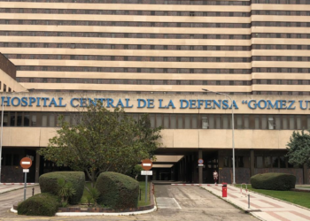 Sanidad indica que los pacientes españoles permanecerán, al menos, 28 días de cuarentena en el Gómez Ulla