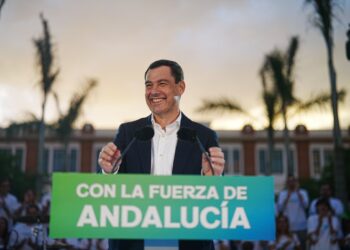 Moreno promete una “transformación” sanitaria tras la crisis de los cribados y se desmarca de la prioridad nacional