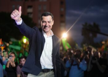 Andalucía arrebata la mayoría absoluta a Juanma Moreno y hunde al PSOE