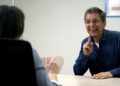 SegurCaixa Adeslas amplía la atención en lengua de signos a las gestiones presenciales