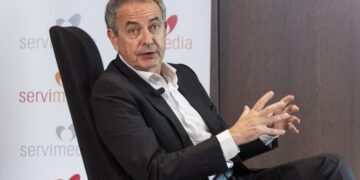 Calama levanta el secreto del ‘caso Plus Ultra’ y cita a Zapatero como líder de una estructura de tráfico de influencias