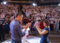 La líder de las Juventudes del PSOE advierte a los «pijos de salón que desprecian al pueblo» que los socialistas «no bajan los brazos»