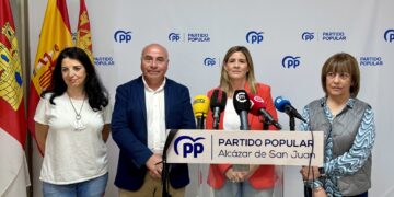 Agudo asevera que el PSOE ha condenado a Alcázar “a perder muchos trenes”, pero Paco Núñez “recuperará todo lo que el socialismo les ha quitado”