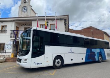 El Gobierno regional pone en marcha el nuevo servicio lanzadera ASTRA entre Pioz, Pozo de Guadalajara y Chiloeches para mejorar la conexión entre municipios