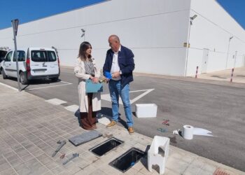 Valdepeñas prioriza a empresas y colectivos vulnerables en la implantación de telelectura para evitar fugas de agua