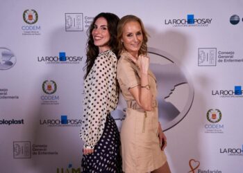 Una enfermera de Oncología del Hospital de Valdepeñas, reconocida  por la Fundación Sandra Ibarra como ‘Enfermera más llena de vida’