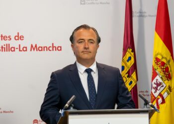 David Moreno denuncia que Page regala 4 millones a programas en el extranjero mientras Castilla-La Mancha es la segunda región con mayor tasa de pobreza de España   