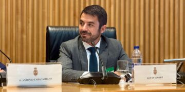 Sánchez respalda la postura de VOX y tacha de negligencia que el cribado neonatal dependa de las regiones   