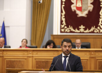  VOX denuncia el “éxodo masivo” de enfermeras: Castilla-La Mancha pierde cerca de 1.500 profesionales en un año   