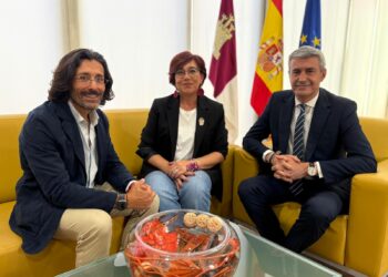 El Gobierno regional comunica Cabezamesada y Corral de Almaguer con un transporte que va a funcionar a la demanda