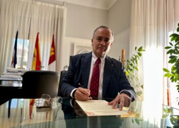 Gregorio pregunta a Fomento y al Ministerio de Transportes por el desdoblamiento de la N-V y META