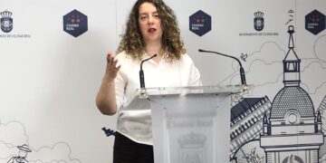 El PSOE denuncia opacidad e improvisación del Gobierno de Cañizares: tres hojas sin explicaciones para mover 2,6 millones