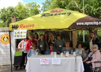 Fibrosol volvió a conmemorar el Día de la Fibromialgia en el mercadillo