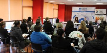 Empresarios del sector de la hostelería se informan de la gestión de la PRL en su sector