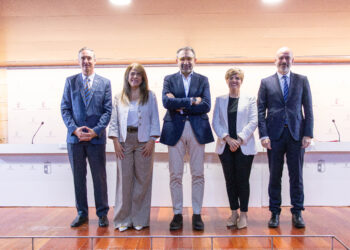 El Gobierno regional seguirá trabajando con la UCLM en las microcredenciales para proporcionar una formación continua a los profesionales en sectores estratégicos