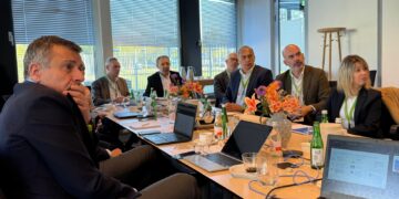 Una delegación de la Sanidad de Castilla-La Mancha visita el Centro de Innovación de Philips en Best (Países Bajos)
