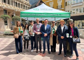 El Gobierno regional reconoce la labor que realiza la Asociación Española contra el Cáncer de Ciudad Real en el día de su cuestación anual