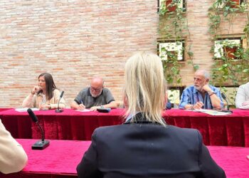 El Consejo Local de Turismo nace sin participación real ni transparencia y confirma las quejas vecinales