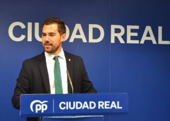 Valero denuncia que el PSOE “ha engañado durante meses” a Alcázar y Manzanares con el AVE y acusa a Page de ser “cómplice del castigo ferroviario” a Ciudad Real