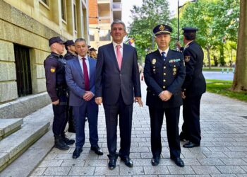 Sabrido felicita a Antonio López-Alcahut tras su nombramiento como nuevo comisario  jefe provincial de Albacete