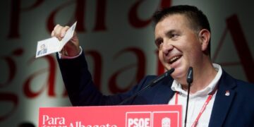 El PSOE reprocha a Manuel Serrano que permitiera una iniciativa del PP en el Congreso que vincula la navaja con la criminalidad