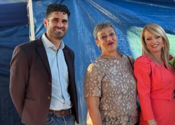La Diputación de Albacete arropa a AMAC en su tradicional desfile solidario para seguir avanzando en apoyo, sensibilización y visibilización del cáncer de mama y ginecológico