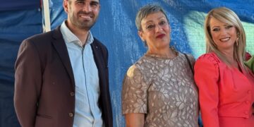 La Diputación de Albacete arropa a AMAC en su tradicional desfile solidario para seguir avanzando en apoyo, sensibilización y visibilización del cáncer de mama y ginecológico