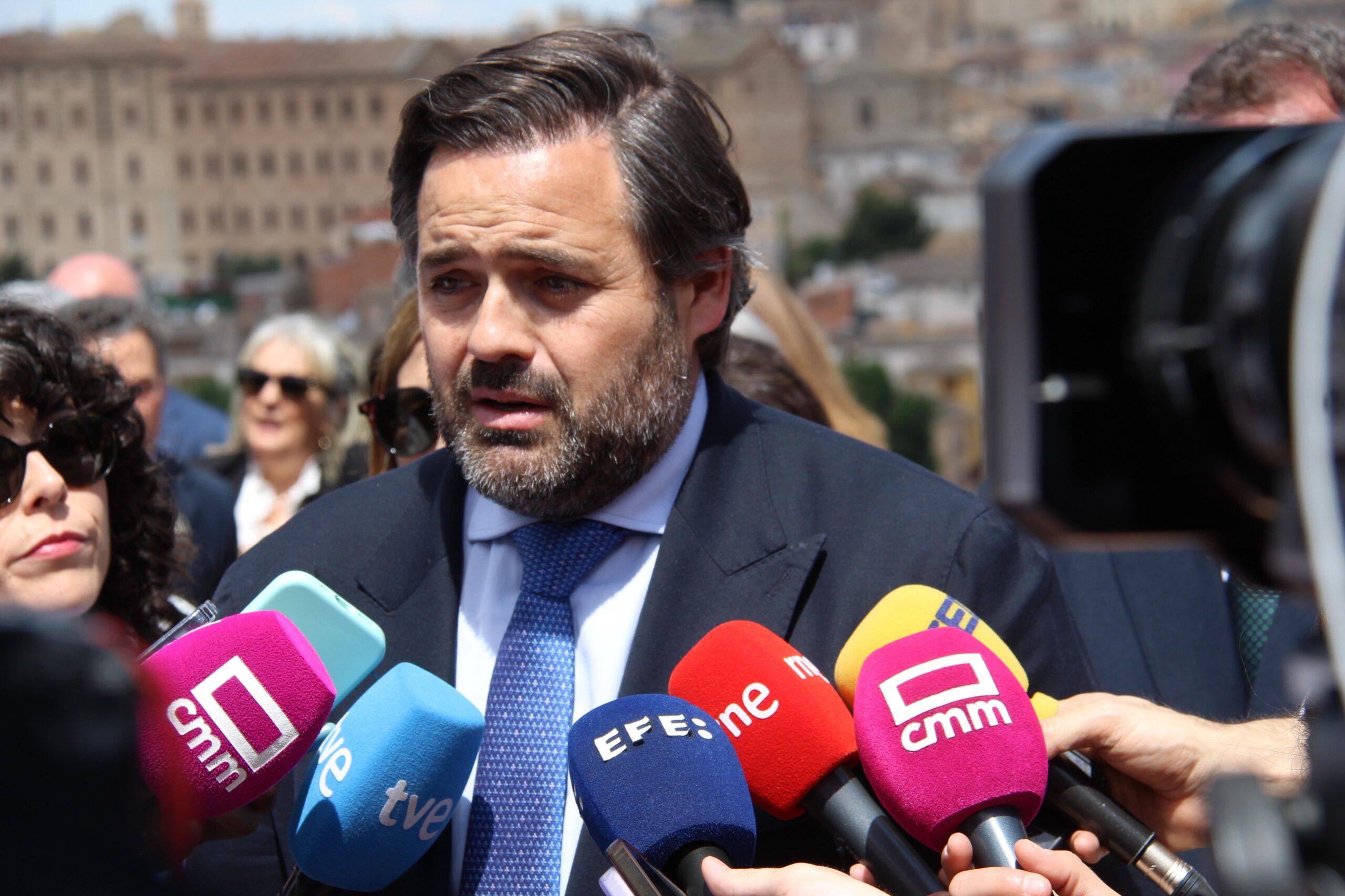 Núñez apuesta por bajar impuestos para garantizar que trabajar 