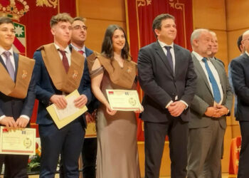Valverde espera que los nuevos ingenieros de la UCLM contribuyan en su etapa laboral al desarrollo y al  futuro de la provincia